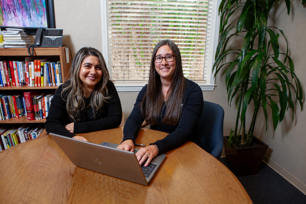 Image of Sintia and Adriane